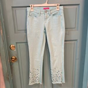 Lilly Pulitzer embellished South Ocean jeweled leg jeans.
Size 2.GreatCondition
